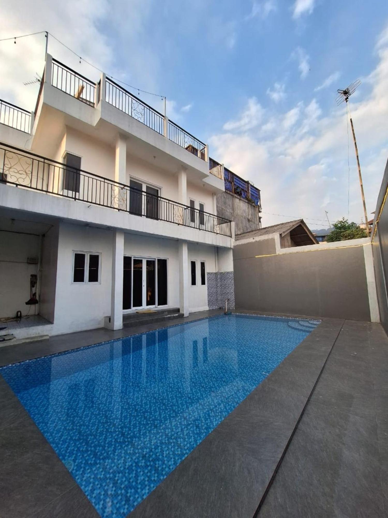 Villa Putih Cisarua Exterior foto